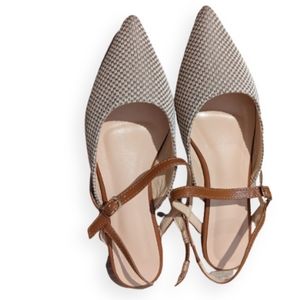 Pointy-toe sling back flats